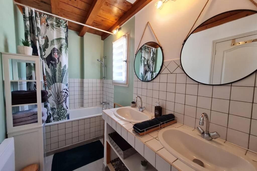 Appart Cosy Avec Son Exterieur Chaleureux,Piscine Et Parking Prive Fontvieille Exterior foto